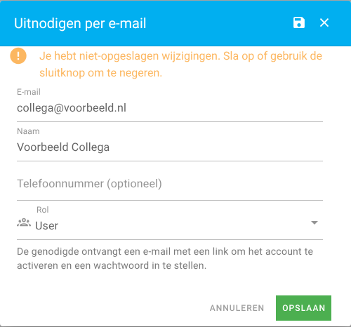 Het venster Uitnodigen per e-mail met de velden E-mail, Naam, Telefoonnummer en Rol